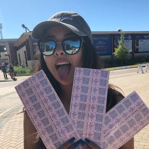 Meet your Posher, Laura